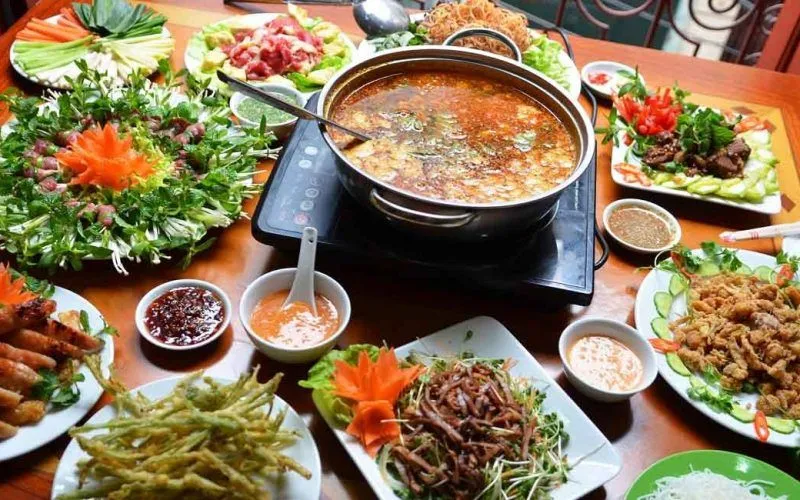 Top 10 Địa chỉ ăn lẩu bò riêu cua ngon nhất Hà Nội