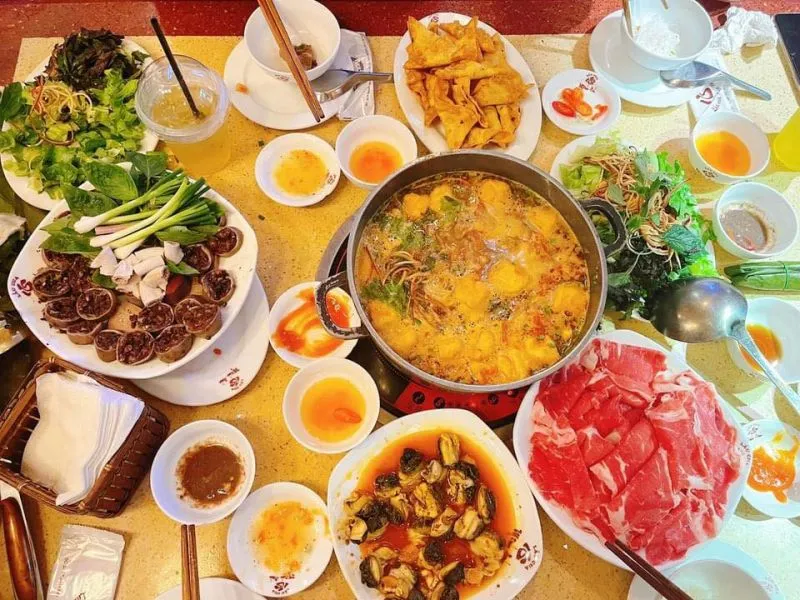 Top 10 Địa chỉ ăn lẩu bò riêu cua ngon nhất Hà Nội