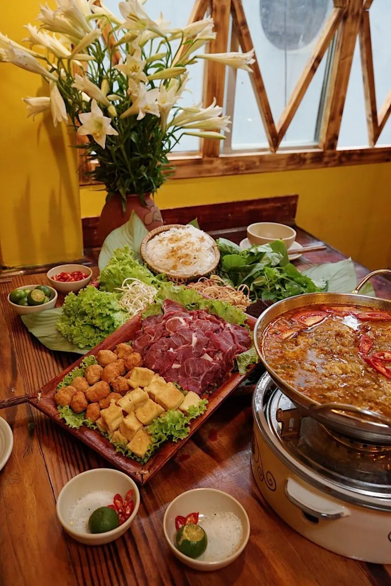 Top 10 Địa chỉ ăn lẩu bò riêu cua ngon nhất Hà Nội