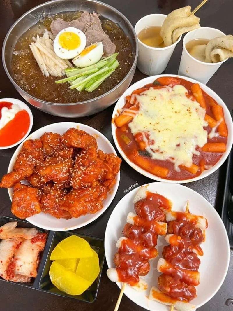 Top 10 Địa chỉ ăn vặt ngon khu vực quận Cầu Giấy, Hà Nội