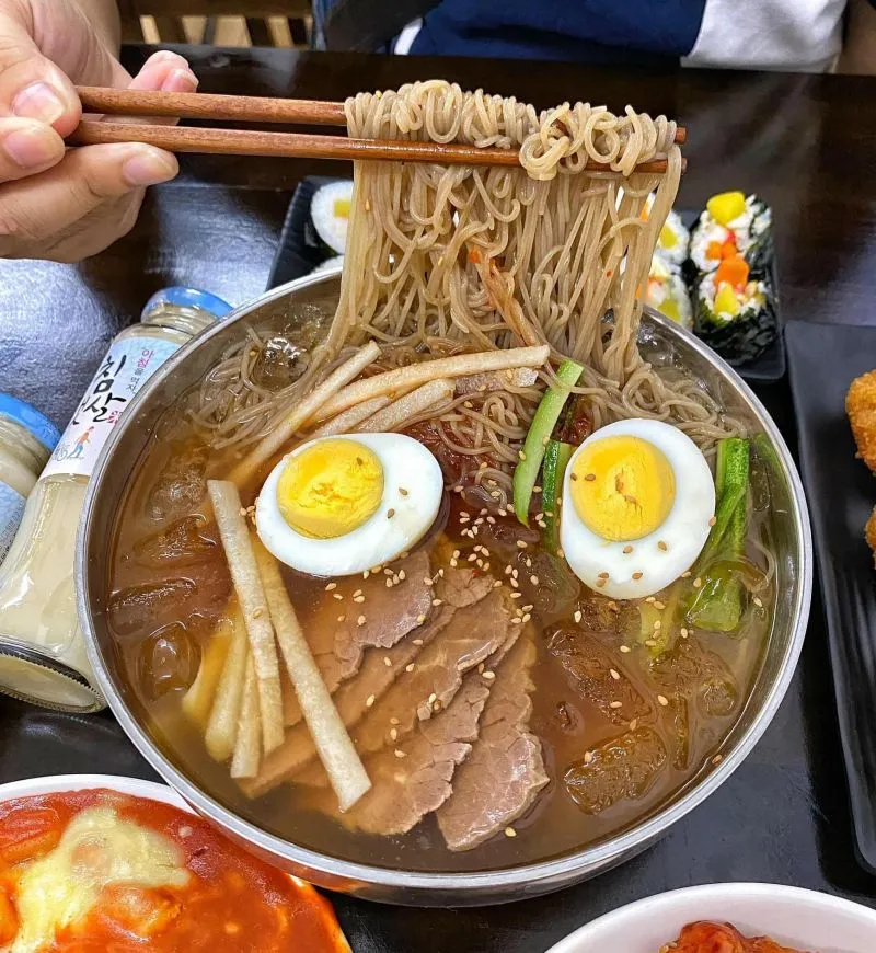 Top 10 Địa chỉ ăn vặt ngon khu vực quận Cầu Giấy, Hà Nội