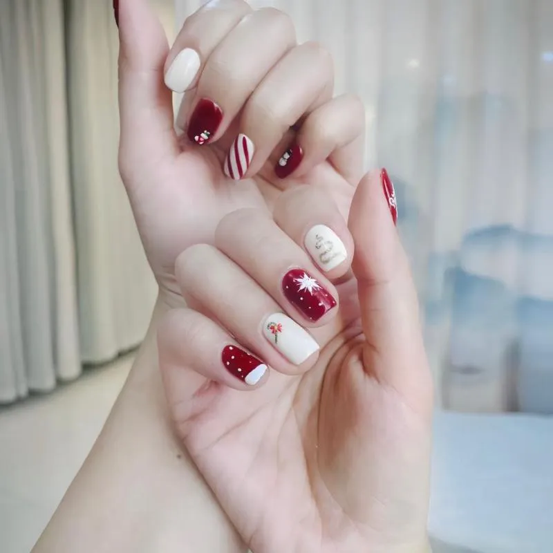 Top 10 Tiệm làm nail đẹp và chất lượng nhất quận Long Biên, Hà Nội