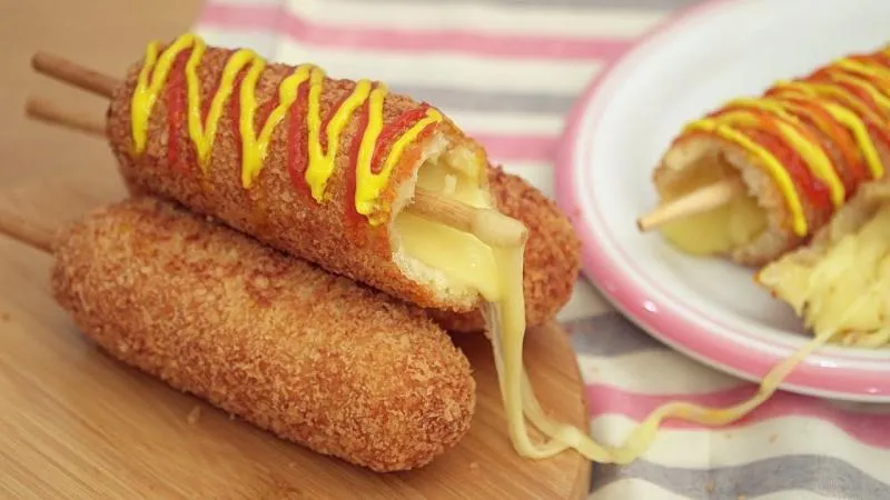 Top 11 Địa chỉ ăn hotdog ngon nhất Hà Nội