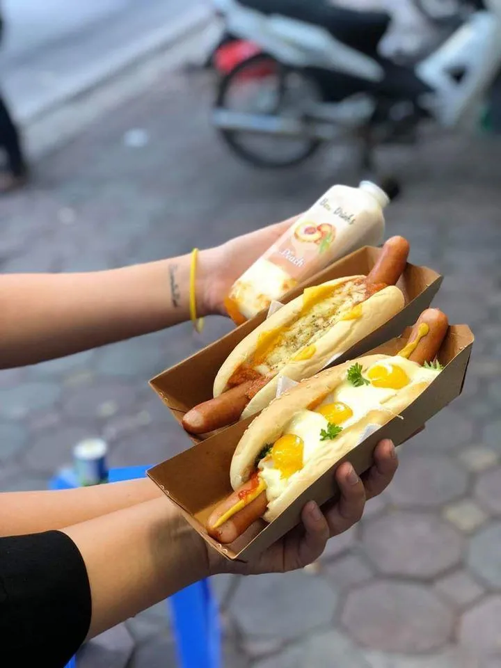 Top 11 Địa chỉ ăn hotdog ngon nhất Hà Nội