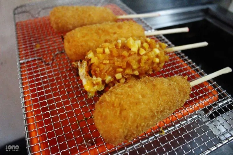 Top 11 Địa chỉ ăn hotdog ngon nhất Hà Nội