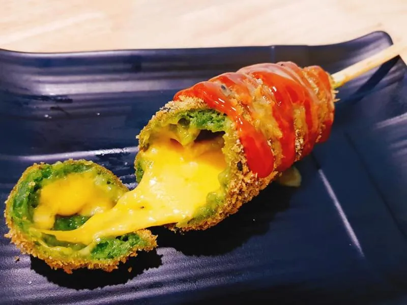 Top 11 Địa chỉ ăn hotdog ngon nhất Hà Nội