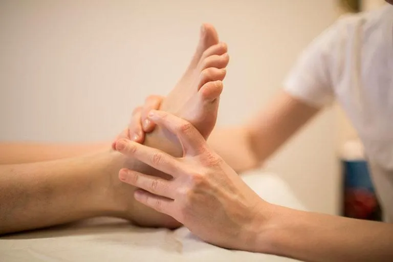 Top 9 Dịch vụ xoa bóp, bấm huyệt tại nhà tốt nhất tại Hà Nội