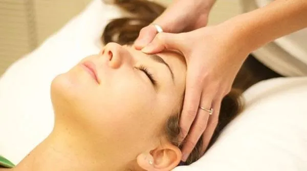 Top 9 Dịch vụ xoa bóp, bấm huyệt tại nhà tốt nhất tại Hà Nội