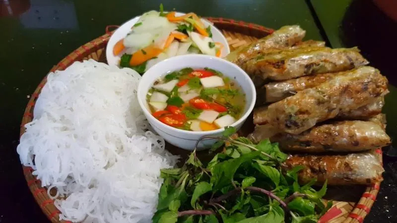 Top 9 Quán ăn ngon trên phố Pháo Đài Láng, Quận Đống Đa, Hà Nội